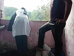 Desi college pige bliver vild med sin lærer efter undervisning i en dampende session