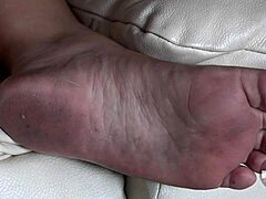 Puhelimessa kun laukean hänen perseelleen!