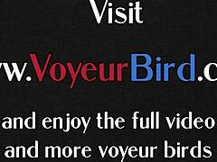 Фемдом бельо големи цици мадама гледа мъж да се дърпа в тоалетната!