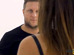 Mieti miten kundi rentoutuu 18+ nuoren persepalvonnalla