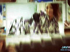 Hej, poglej te bujne azijske amaterke v vol 6 z ogromnimi joški