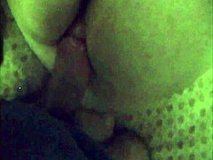 Il giorno tranquillo della nonna si trasforma in incontro selvaggio e caldo con giovane