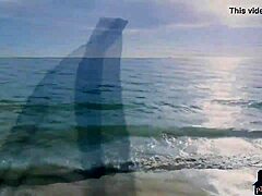 Belgisk ung hottie stripper nøgen og viser fede kurver!