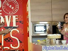 babe amatur dominasi dalam sixtynine sengit selepas pergaduhan gusti liar