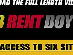 Cuatro twinks ansiosos chupando pollas duras por dinero rápido