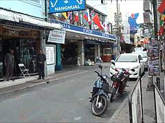 น่าเหลือเชื่อ! โซยวอล์กกิ้งสตรีทพัทยาไทย การผจญภัยรออยู่!