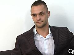 Uhh, seks gay kotor dengan hunk panas, tahu tak