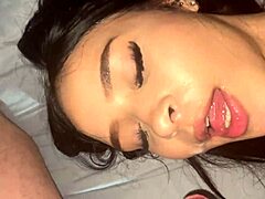 Gadis 18 tahun buat video amatur dengan aku