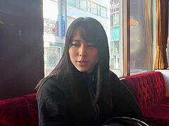 Gadis Jepun Tunggang Cowgirl pada Badan Tits Semulajadi Besar