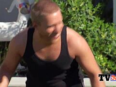 Cupluri americane se udă și înnebunesc în preludiul fierbinte înainte de petrecere