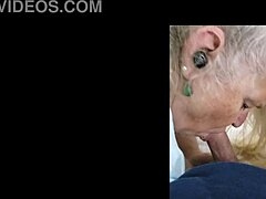 Hete rijpe Vee zuigt stiefbroers lul in wilde sessie