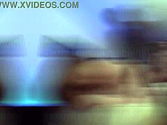 نيك عنيف بين الأعراق لجسمي الـ19 سنة بصدر كبير