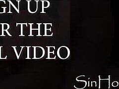 Milf učiteljica zahteva, da jo najprej nategne, potem se pridruži njena mlada učenka v hardcore akciji