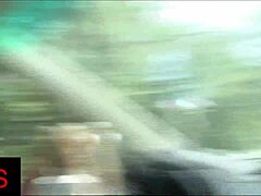 Hoće li ovaj crnac da jebe tu pohotnu milfu svojim ogromnim kurcem?