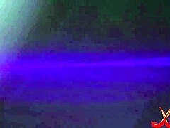 shalosh bachurot horny mi-kollej rochvot al zain anaki echad be-peula meshuga. mi menatzeach be-krav ha-cham?