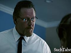 Девица латиноамеричка тинејџерка трауматизована од старог бискупа у табу оралном сусрету