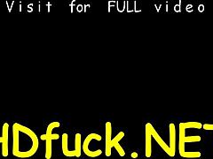 वो रशियन लंड को चाटती है और गीले इच्छा से जोर से सवार होती है