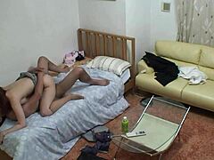 집 근처 자매 방에 숨겨진 카메라! 내가 잡은 게 너를 충격 줄 거야, 파트 3!