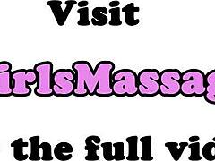 Любящи масаж мацки се съблазняват и задоволяват една друга в гореща групова акция.