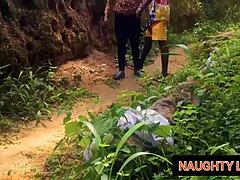 Action explicite dans un village africain