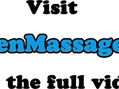 Kočka s falešnýma kozama se dusí tlustým klackem maséra