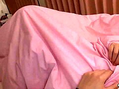 Jelajahi Hasrat Baru dengan Cewek Jepang Pemalu di Momen Intim