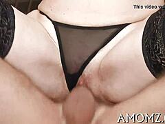 Oudere gaat gemeen in een sekspel