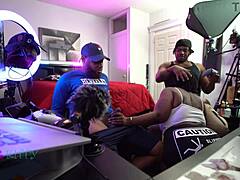 Aku kongkek dia dan kawan dia dalam aksi kongkek tiga orang liar