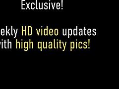  Pohotna milf Sara Jay nategne Taylor White z velikim tičem v skupini