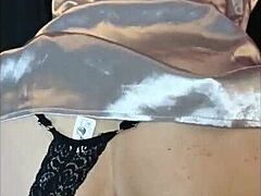 Provodim vreme sa ženom komšije kad je on na poslu