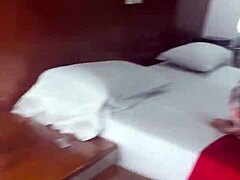 Yo, mun sijais-täti on valmis villiin juttuihin!