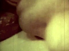 Viděl jsi šťastného starého muže ve vintage trojce?