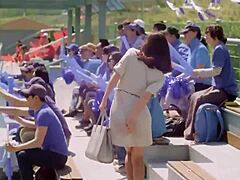 디엡 람 앙이 섹시한 새 바이브레이팅 칩 테스트, 코믹에서