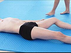 אמירה אדארה שולטת בסשן היאבקות פמדום עזה היום!