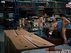 Tysk moden milf forført til het MMF-trekant