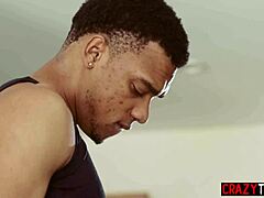 흥분한 아가씨 애프튼 오팔이 하드코어 인종 간 섹스 전 자위하는 거 봐!