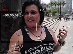 Mica, geile BBW, scoort twee zwarte kerels met grote lullen op reis