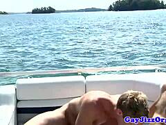 Hé, nézd ezt a vad melegek orgiáját izmos srácokkal!