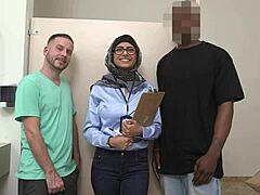 Mia Khalifa - Kocaknya Handjob Gagal Bareng Tony Rubino