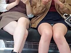 日本の可愛い子たちが満員電車でスカートチラ見せ！大胆すぎる！