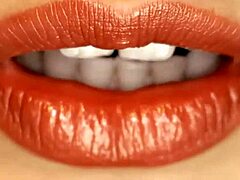 Reagan Foxx längtar efter ung kuk i Naughty America-scen!