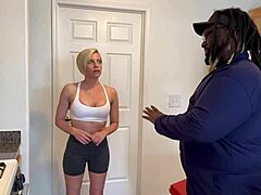 wanna see the maintenance man get cooled off with sloppy action?