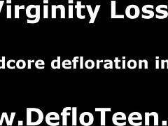 Девствената Анна Италианка губи невинността си в хардкор кастинг