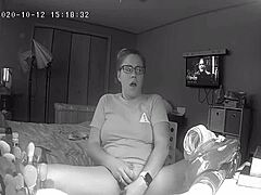 Nadržená osmnáctka přeskakuje úkoly kvůli zábavě s vibrátorem! 📹