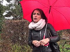 Fransk jente blir med fremmed i varebil for het aksjon