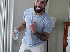 Quincy roee's big booty gets the attention it deserves in a wild group session