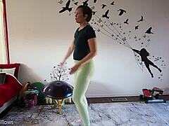 i's yoga lession 321 with shaved brunette milf