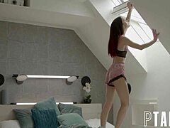 My window's stuck, Josh! Help petite Jo Ohana fix it quick, please! 😅