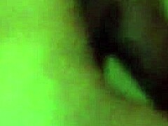 novinha giving it to the coroa in amateur video