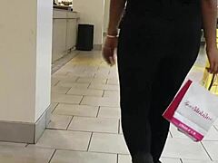 Mondawmin ass in leggings shop 😍